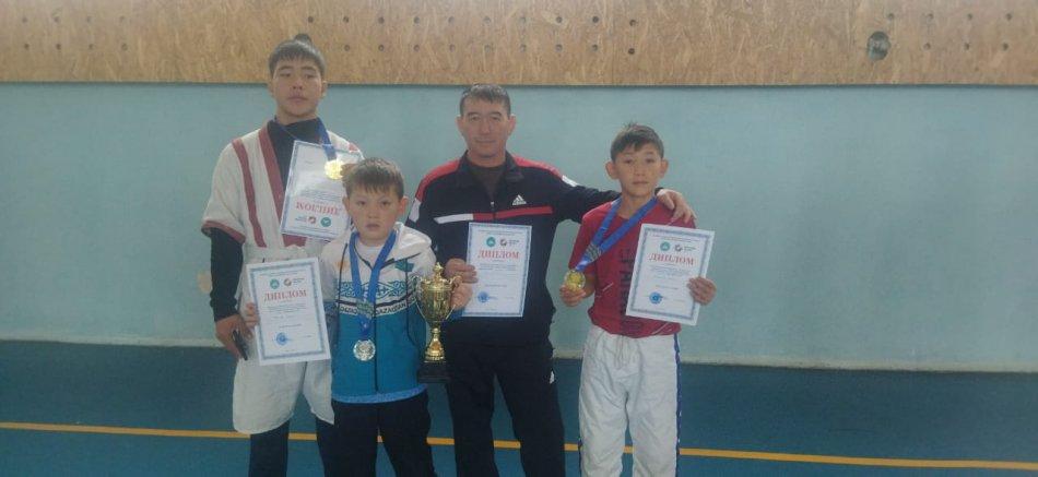 Балалар жылына орай мектеп оқушылары арасында өткен Меркі аудандық спортакиадасының "Қазақ күресі" жарысы өтті